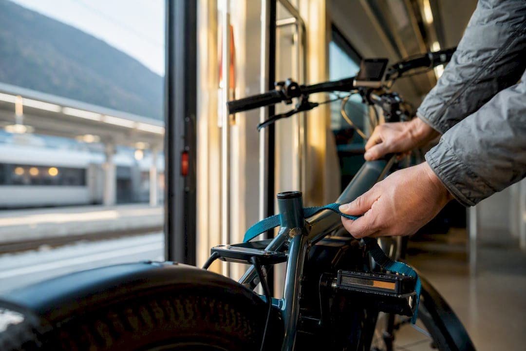 E-Bike im Zug Österreich: Regeln, Tickets und Tipps für die Mitnahme
